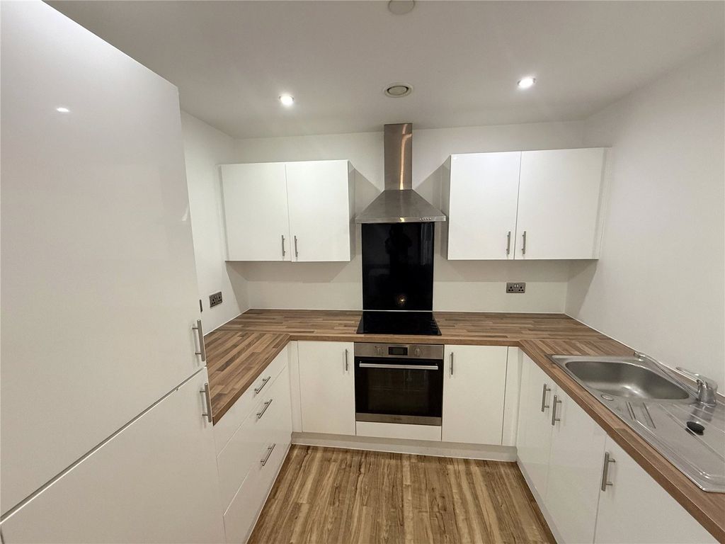 Property photo 2 of 7 Kitchen