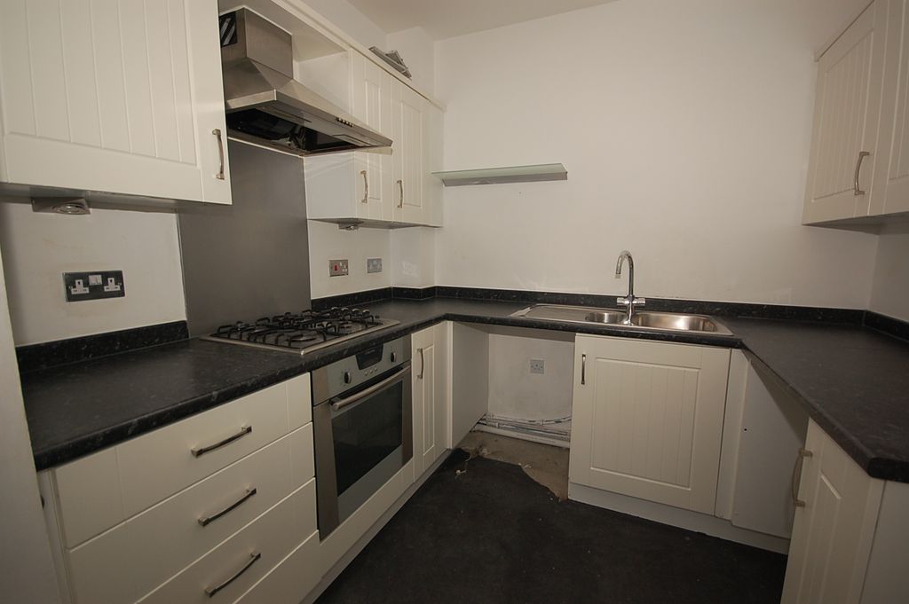 Property photo 3 of 7 Kitchen