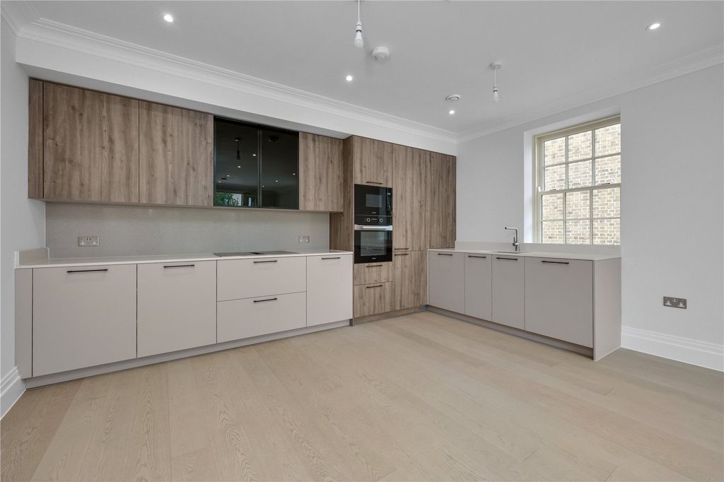 Property photo 3 of 15 Kitchen