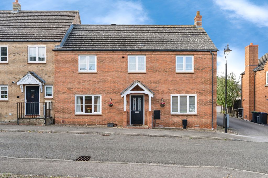 Property photo 2 of 28 Photo