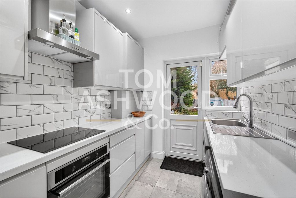 Property photo 3 of 18 Picture No. 34