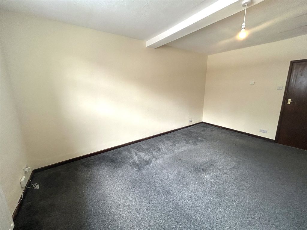 Property photo 3 of 6 Picture No. 04