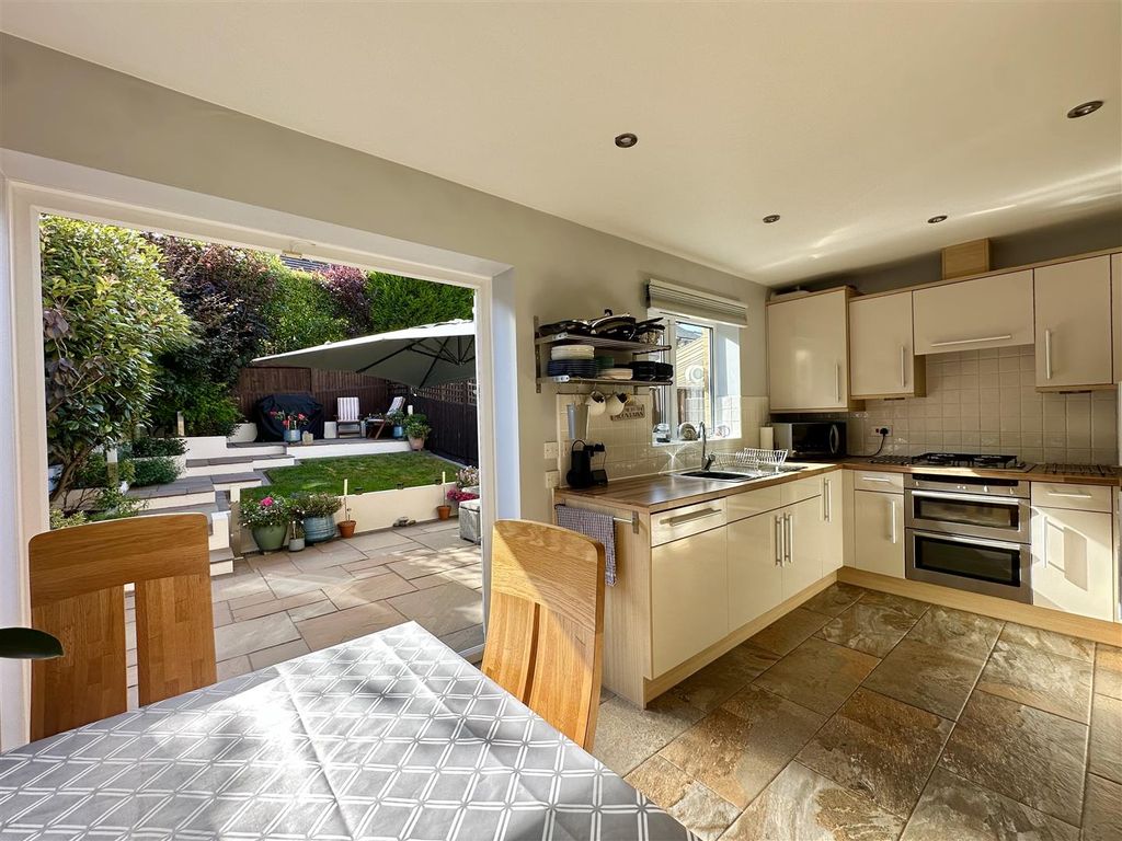Property photo 1 of 26