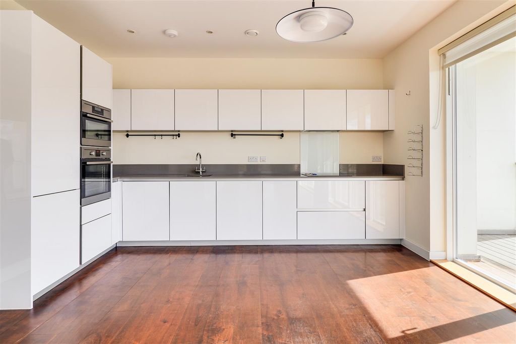 Property photo 2 of 17 Img (4).Jpg