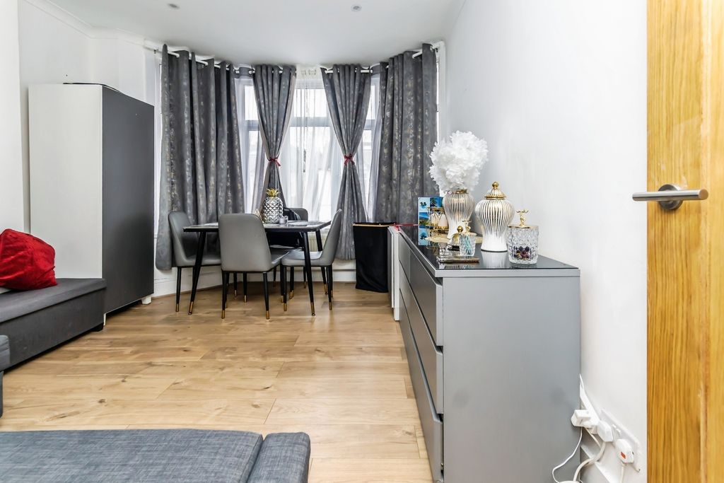 Property photo 3 of 14 Pbox-Img.Jpg