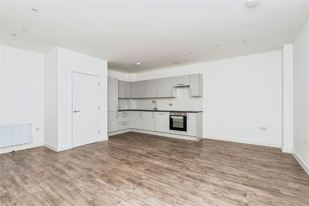 Property photo 2 of 19 Internal View