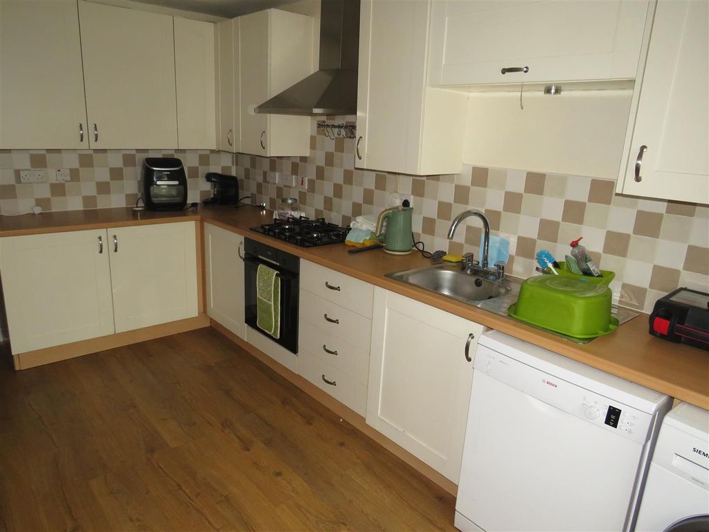 Property photo 3 of 12 Img_0585.Jpg