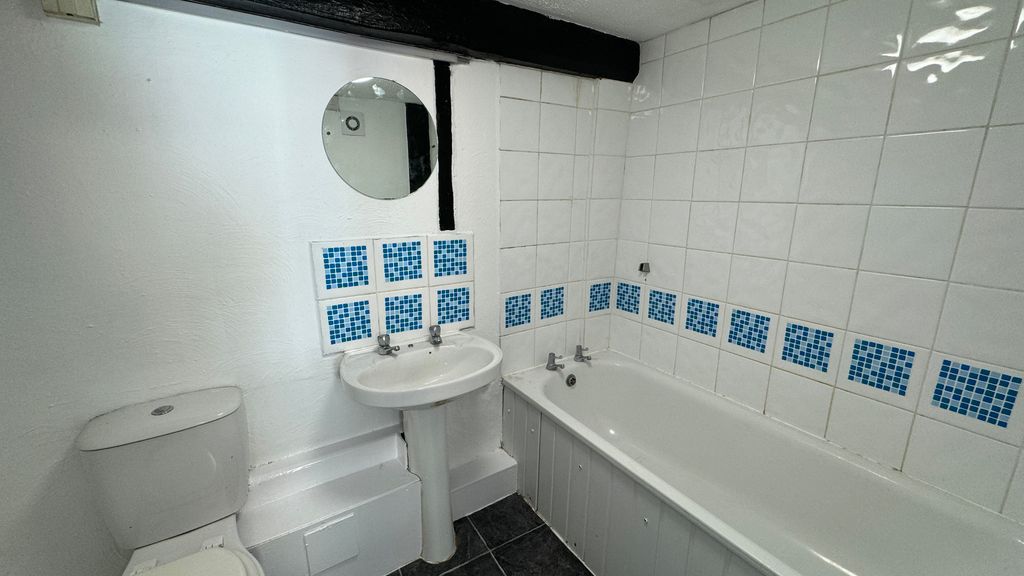 Property photo 2 of 7 Bathroom