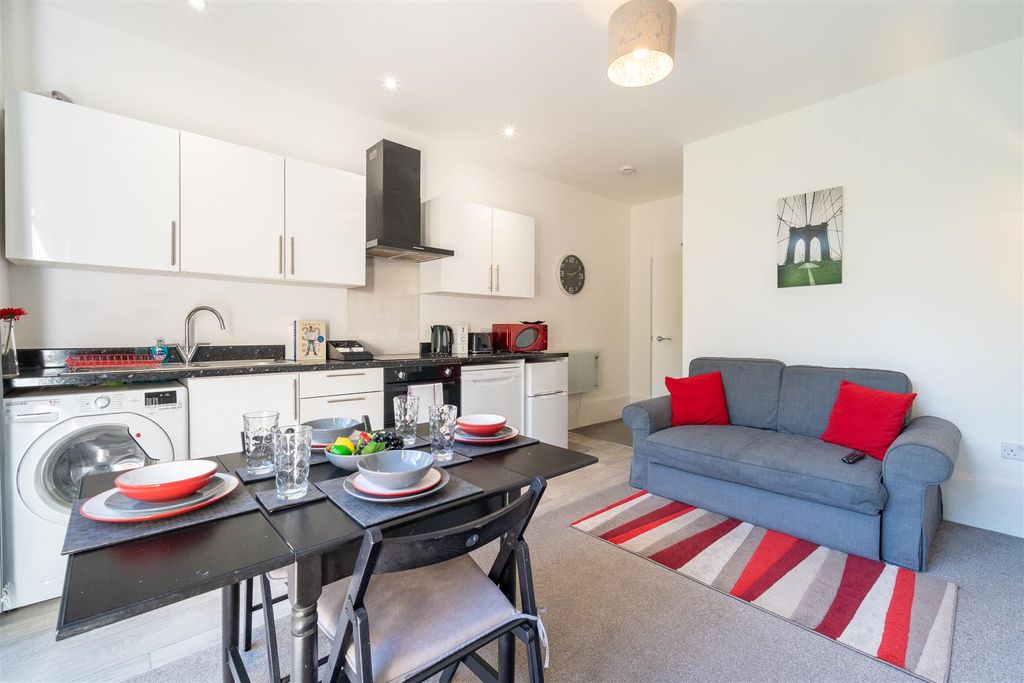 Property photo 2 of 33 2022-09-17-Onyx-Apartments-2-046.Jpg