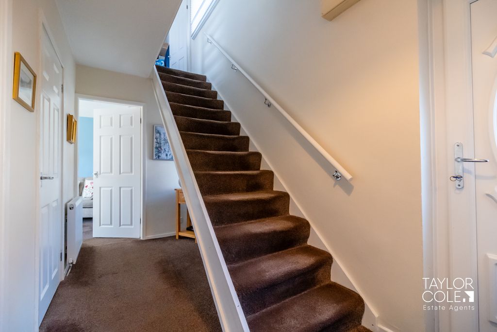 Property photo 2 of 27