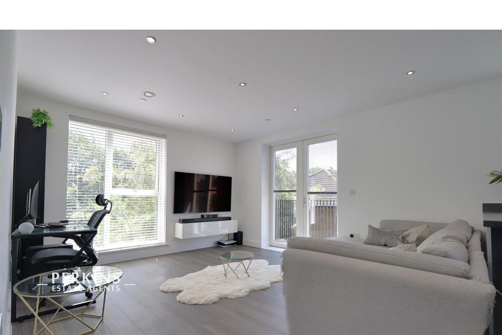 Property photo 2 of 5 Rec.Jpg