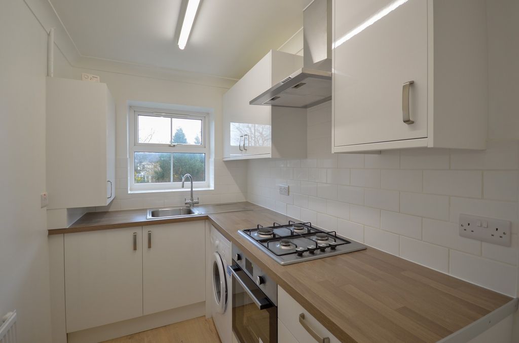 Property photo 2 of 5 Kitchen