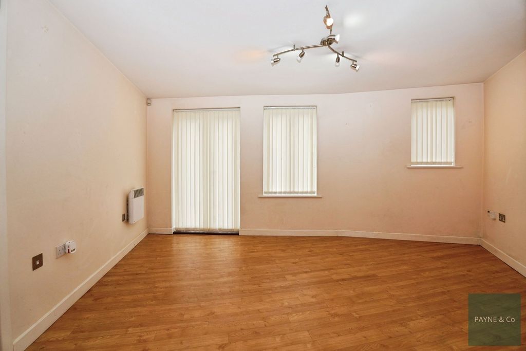 Property photo 2 of 11