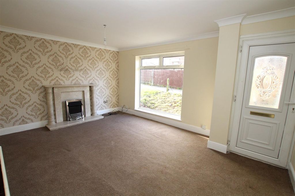 Property photo 3 of 7 Living Room.Jpg