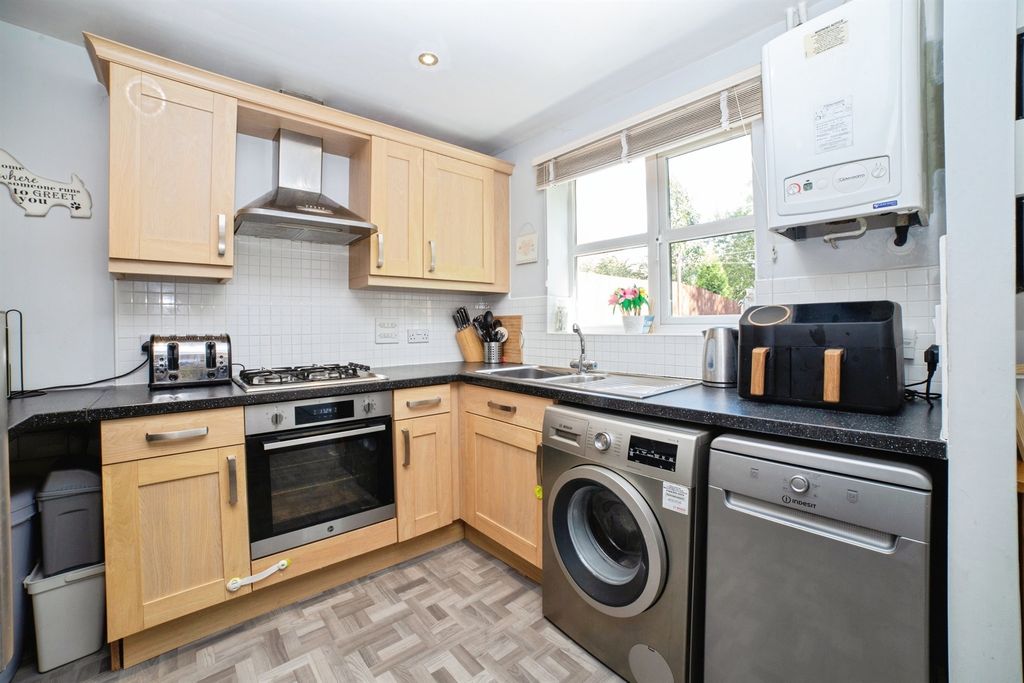 Property photo 2 of 17
