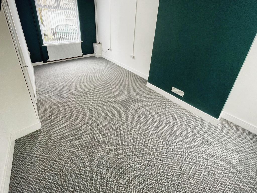 Property photo 2 of 8 Image