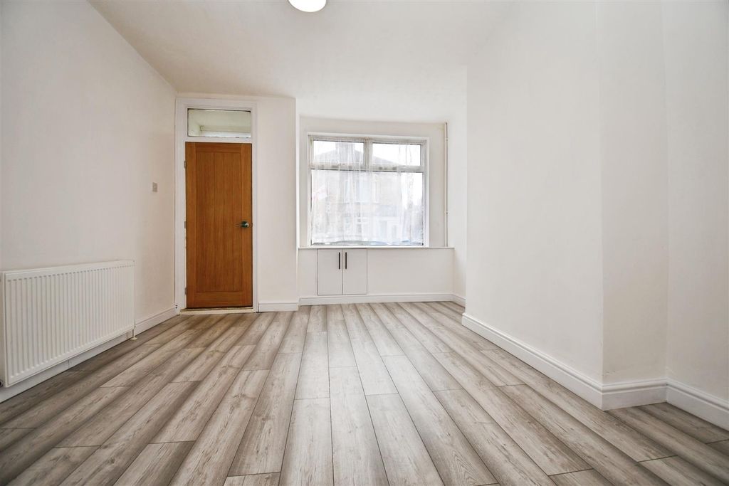 Property photo 2 of 16 1E76140E-U 20 2820 29.Jpg