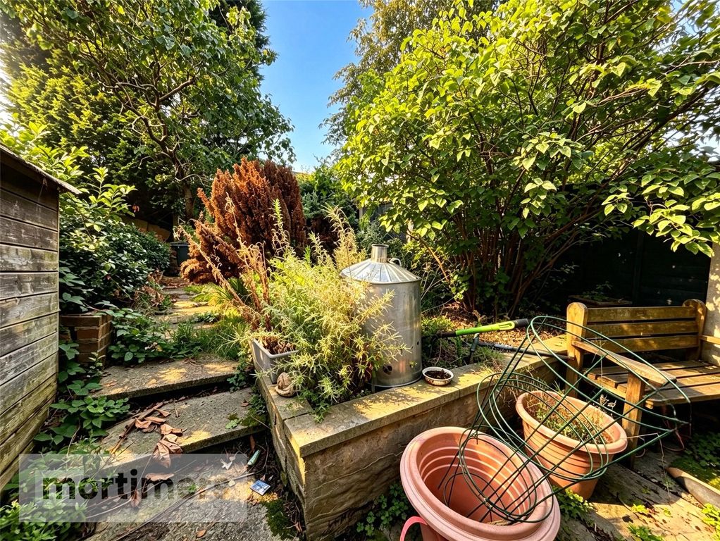 Property photo 3 of 13 Garden
