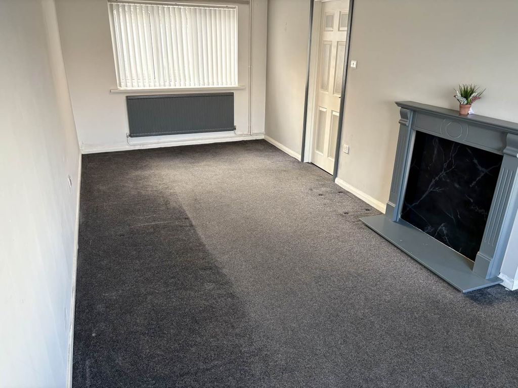 Property photo 1 of 15 Lounge 1