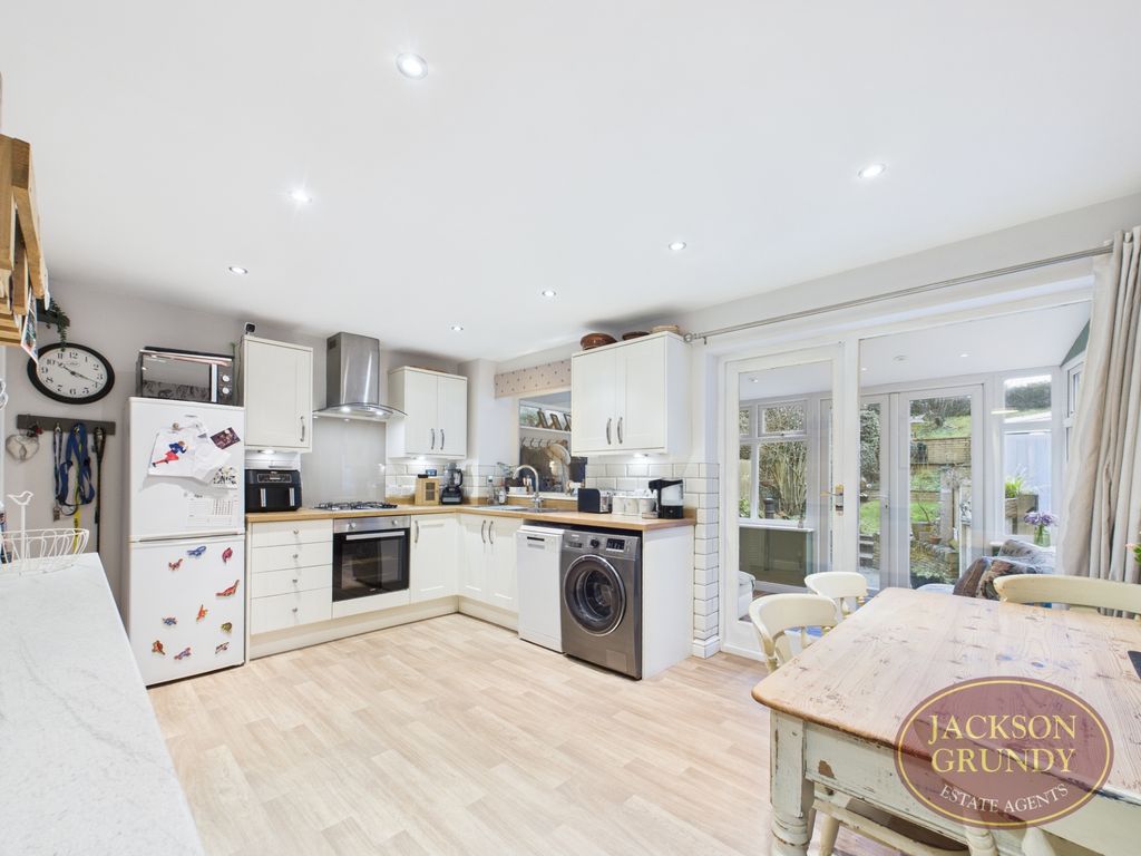 Property photo 2 of 14 Meadow Rise