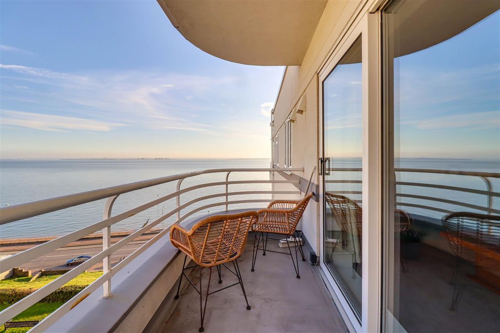 Property photo 1 of 26