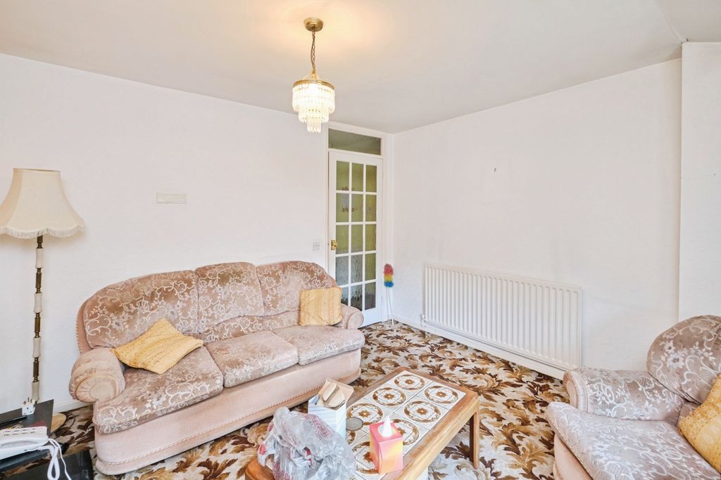 Property photo 3 of 19 Pbox-Img.Jpg