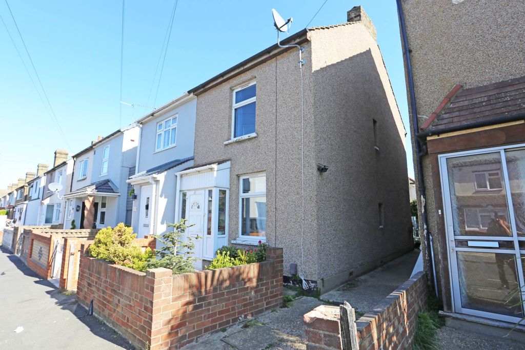 Property photo 1 of 12