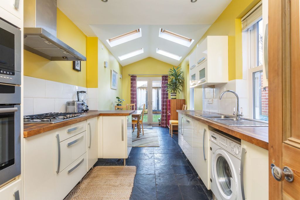 Property photo 2 of 12