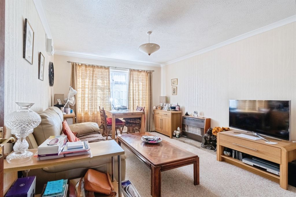 Property photo 3 of 12