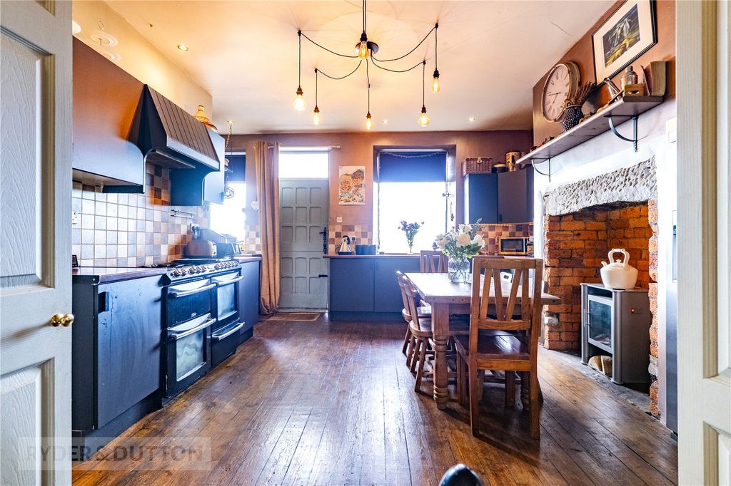 Property photo 3 of 30 Picture No. 06