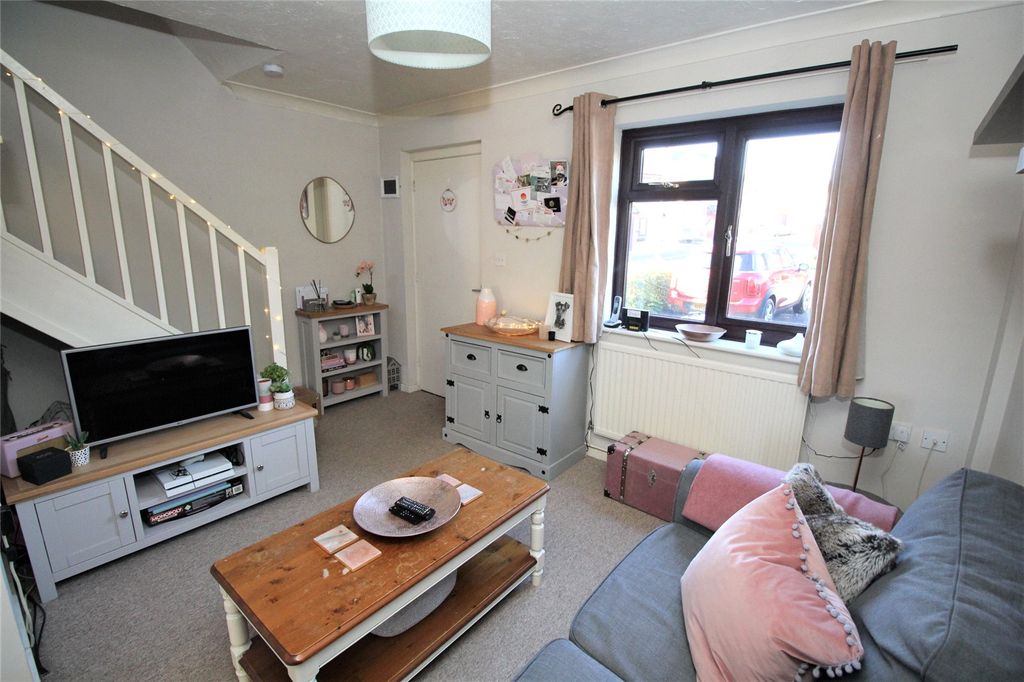 Property photo 2 of 6 Living Room