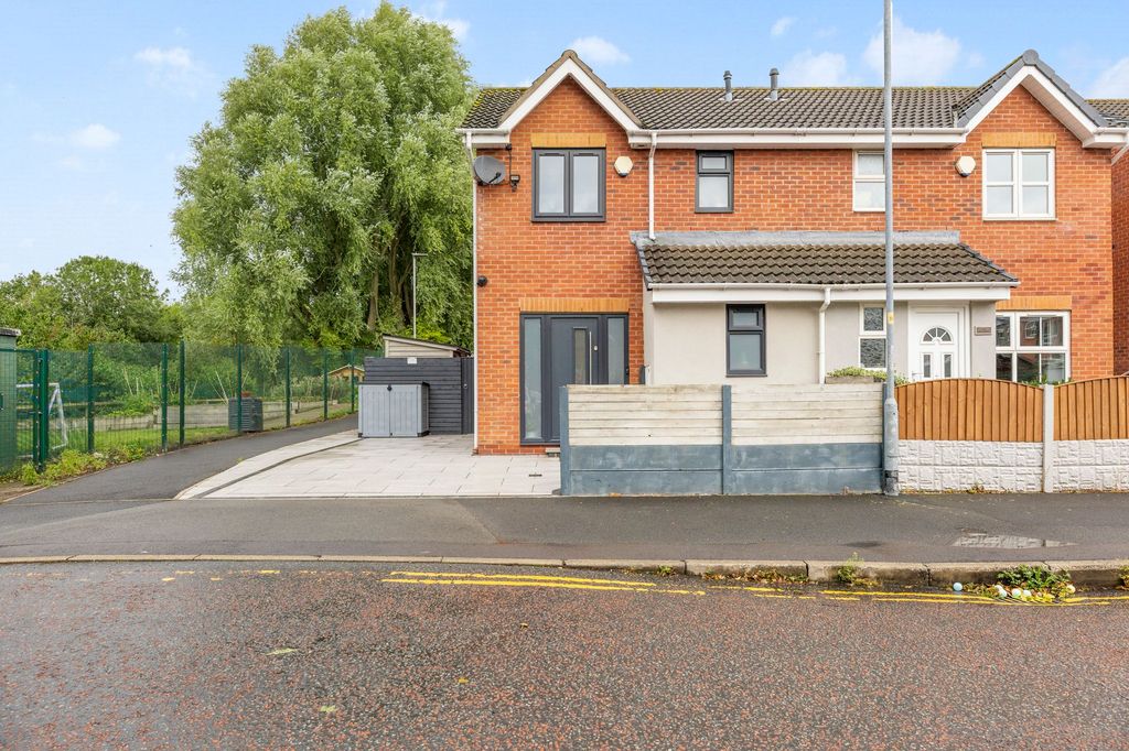 Property photo 2 of 23