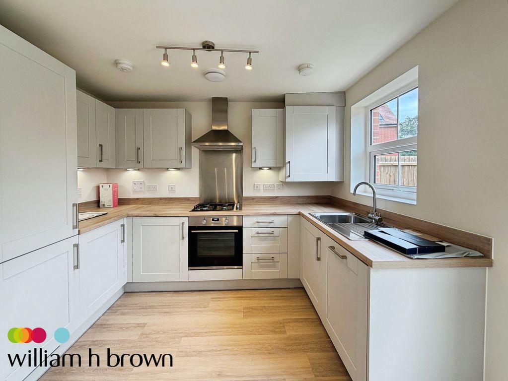 Property photo 2 of 8 Kitchen