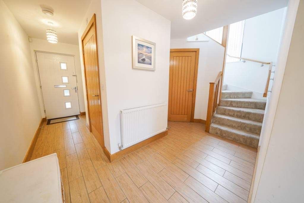 Property photo 2 of 28