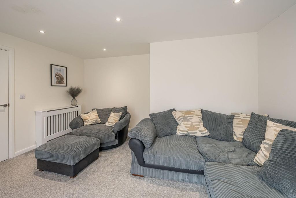 Property photo 3 of 26 _Msm8200-1.Jpg