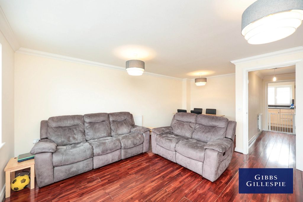 Property photo 3 of 9 3