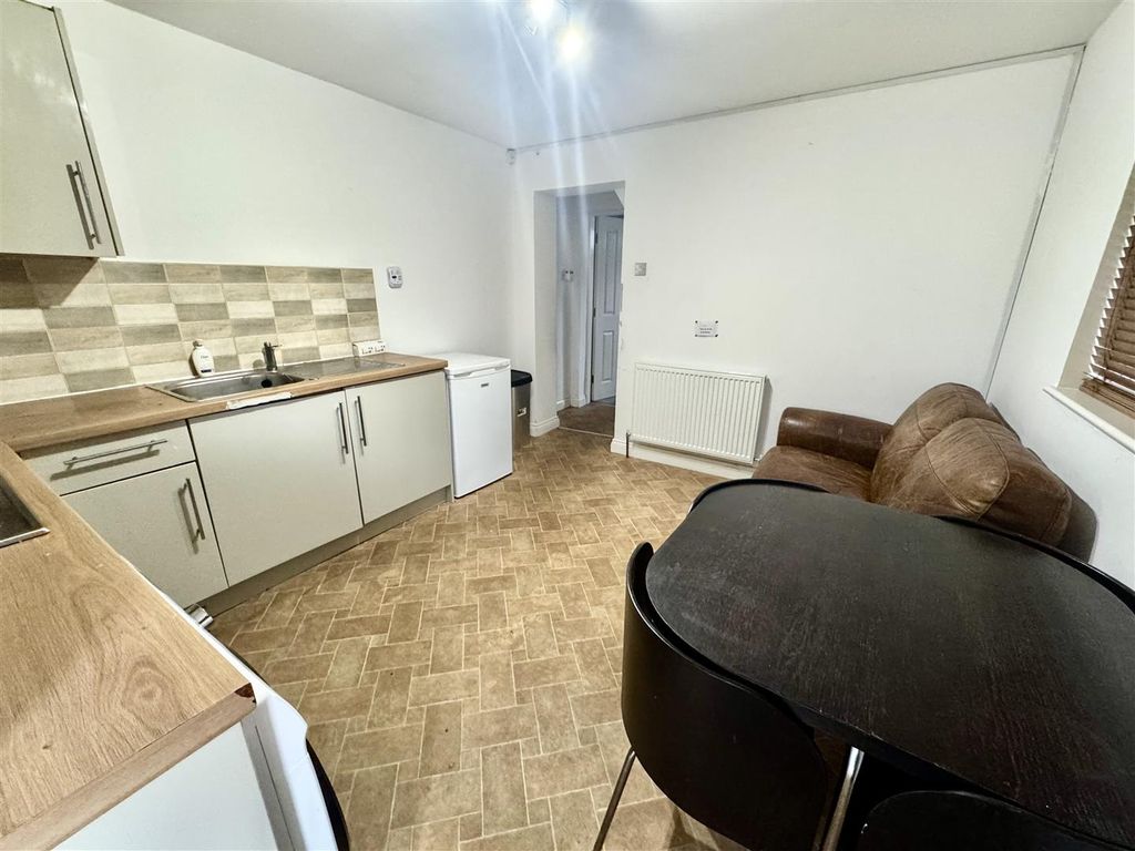 Property photo 2 of 8 Tempimage4Kqork.Jpg