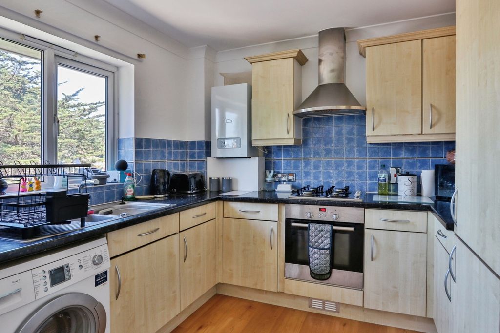 Property photo 3 of 17 Photo