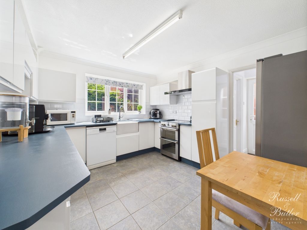 Property photo 3 of 16 Cam02127G0-Pr0293-Still041