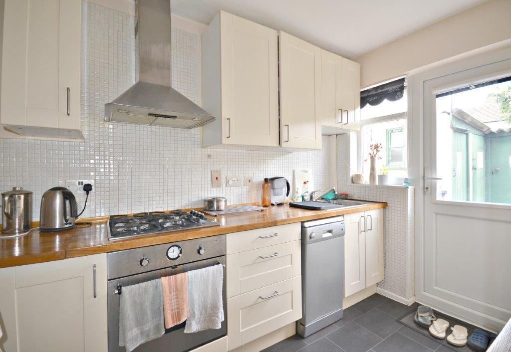 Property photo 2 of 11 Modern Kitchen