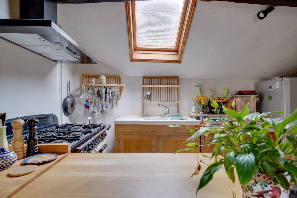 Property photo 3 of 34 3704894
