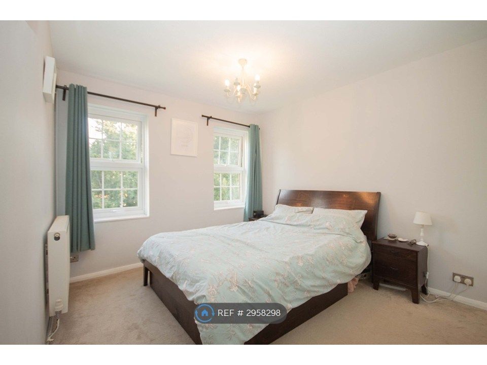Property photo 2 of 10 Bedroom 1