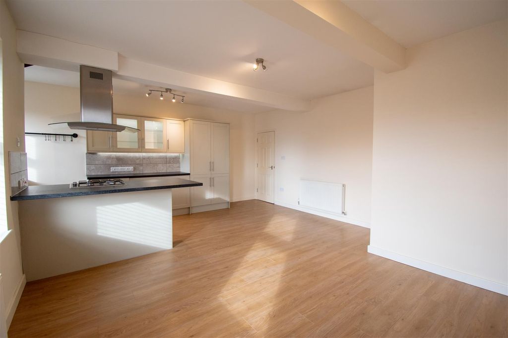 Property photo 3 of 8 Photo 06-11-2025, 13 23 17.Jpg