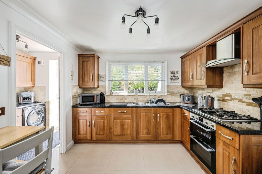 Property photo 3 of 20 Pbox-Img.Jpg