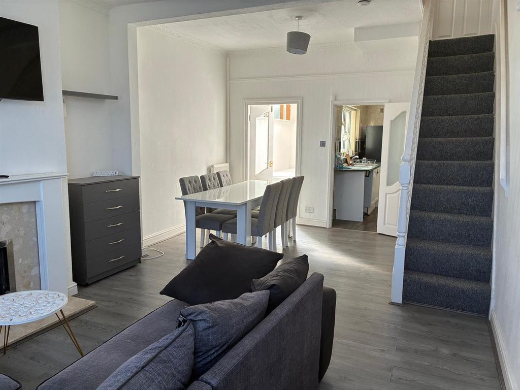 Property photo 2 of 12 55375888-Abb8-4838-B2d1-Acc4Aa617A8d.Jpeg