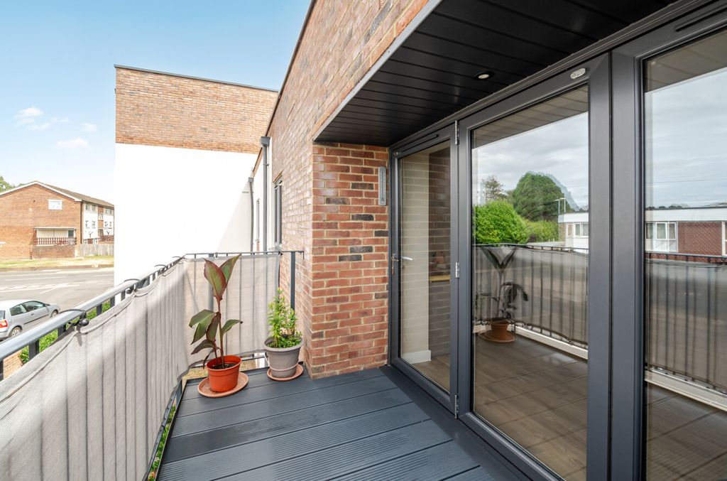 Property photo 2 of 11 1482170-2-6A43A9E...