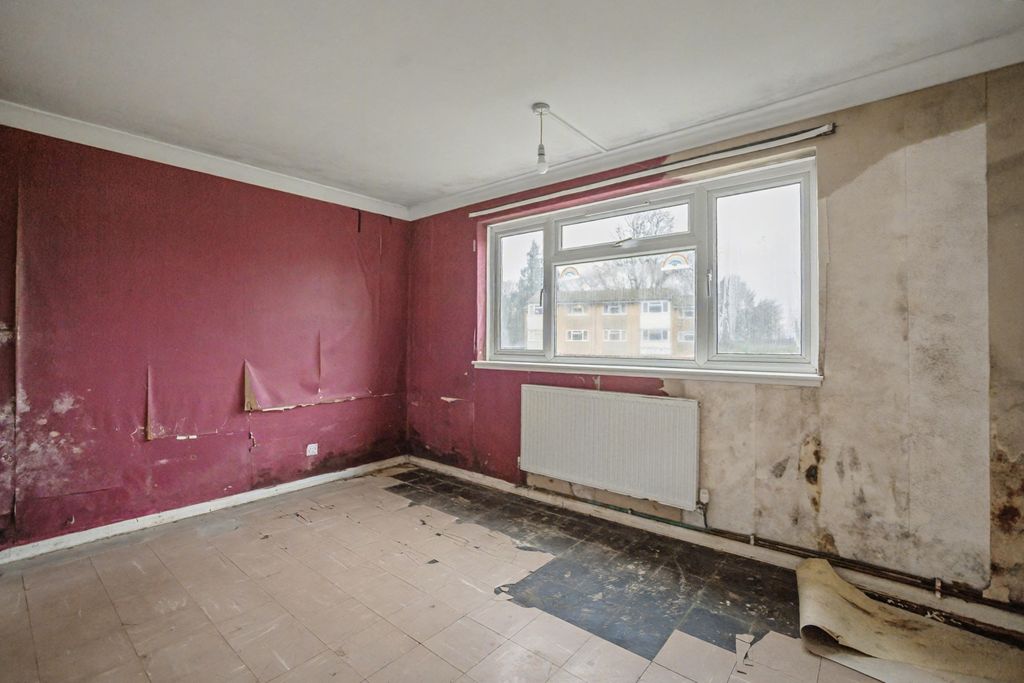 Property photo 3 of 16 21 Chenies Close, Tunbridge Wells, Kent, Tn2 5Ll