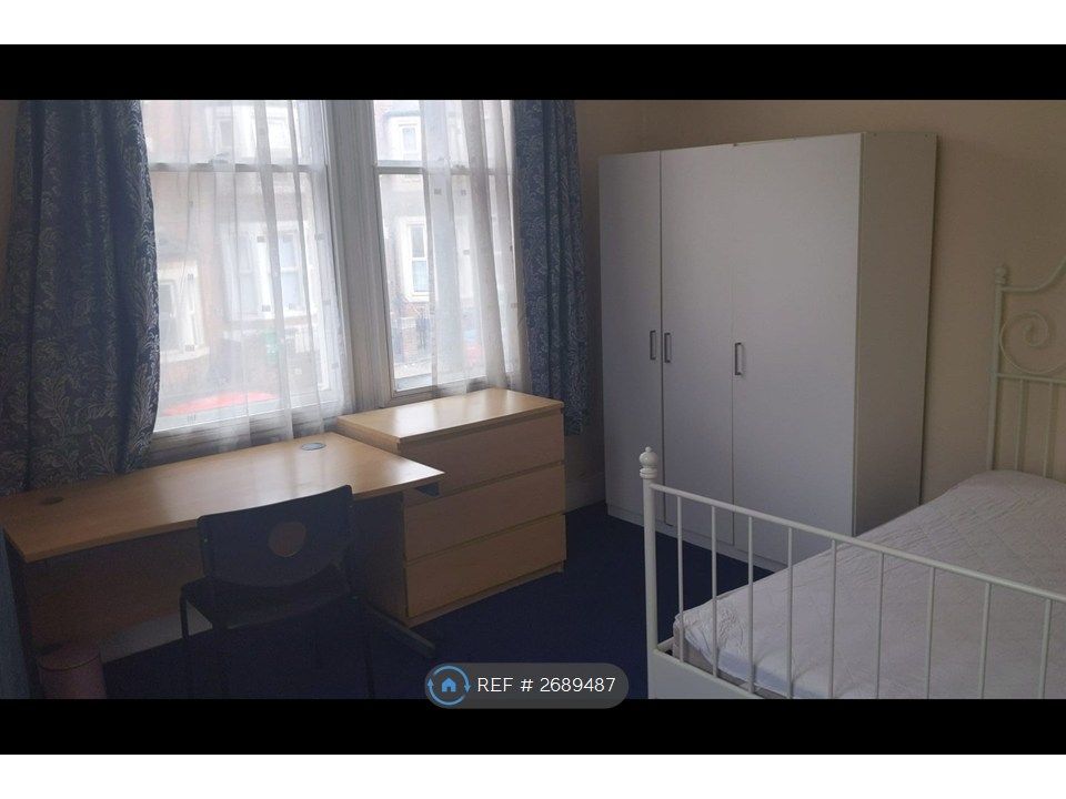 Property photo 3 of 5 Bedroom