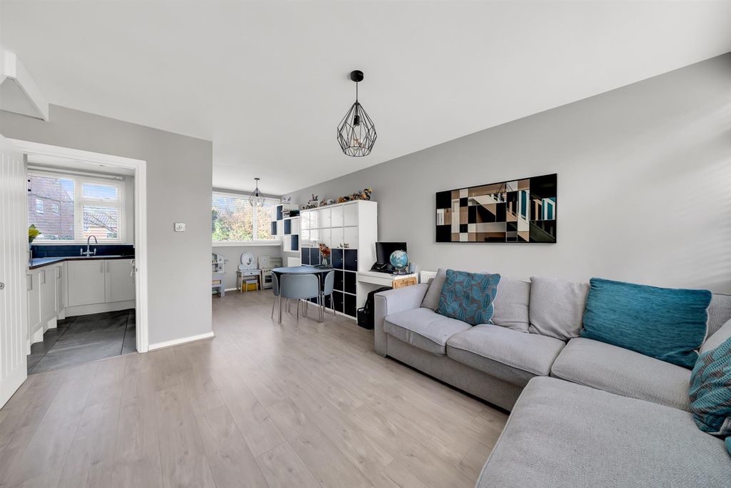 Property photo 3 of 13 Dining Area