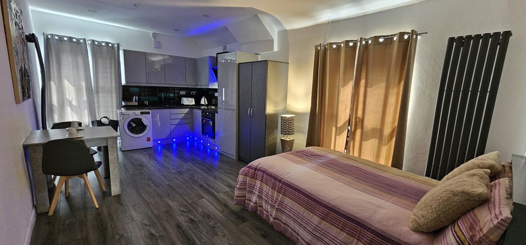 Property photo 1 of 17 1 Bedroom Studio For Rent